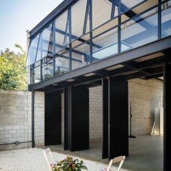 Casa moderna com estrutura metálica